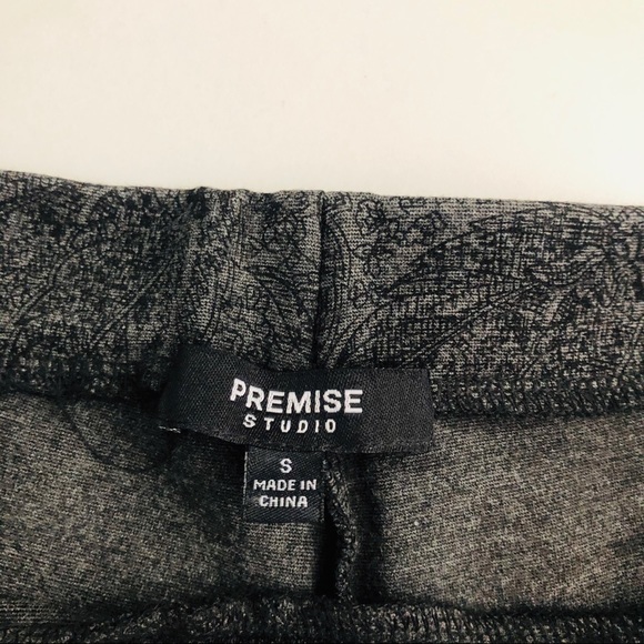 S Premise Pattern Leggings - Picture 3 of 3